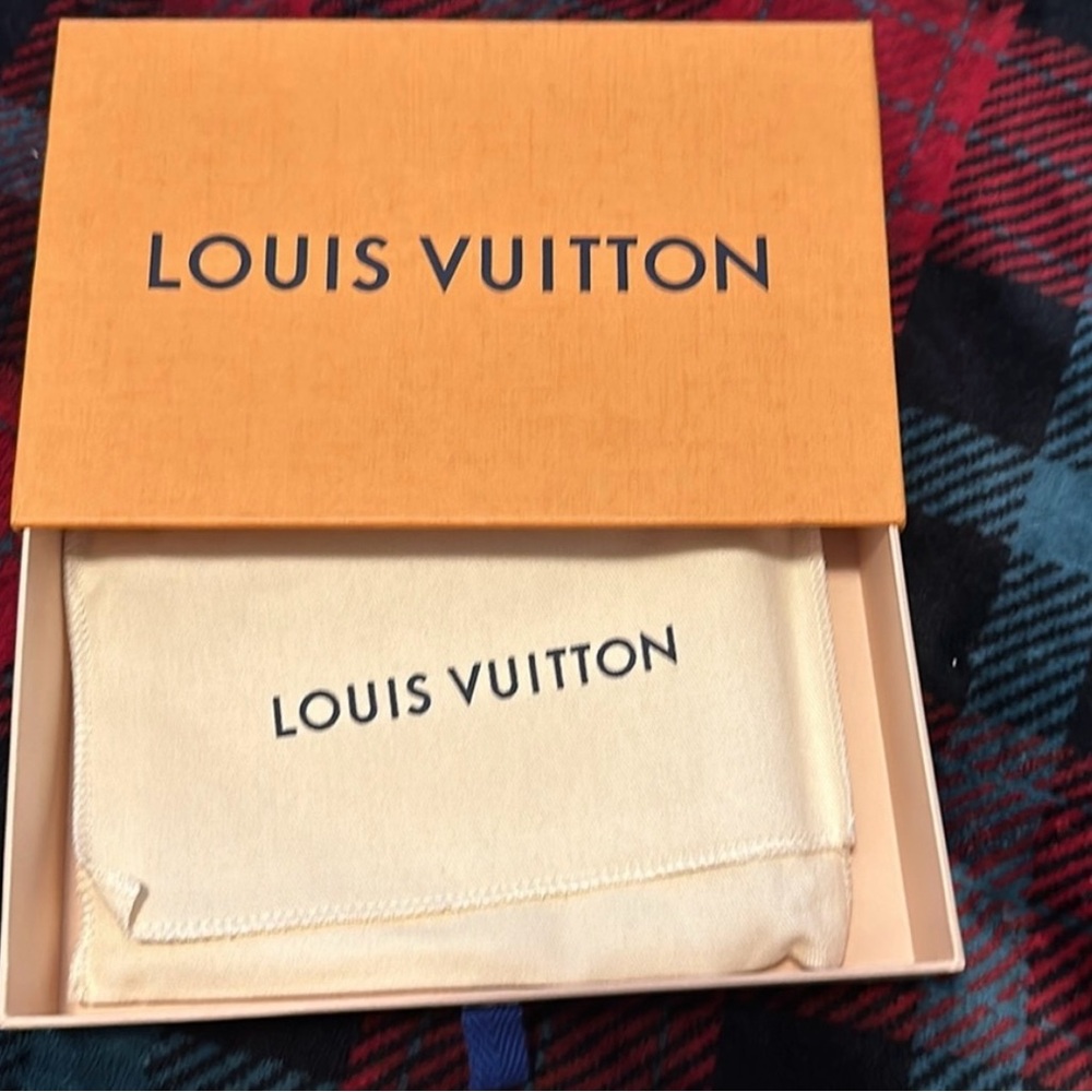 Louis Vuitton Cuff Links with box! - Picture 2 of 11